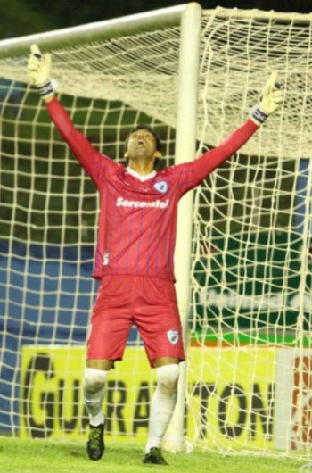 vitor goleiro londrina (Foto: Robson Vilela/Site oficial do Londrina)