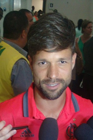 No ES, Diego elogia força da torcida do Flamengo: É um diferencial para nós