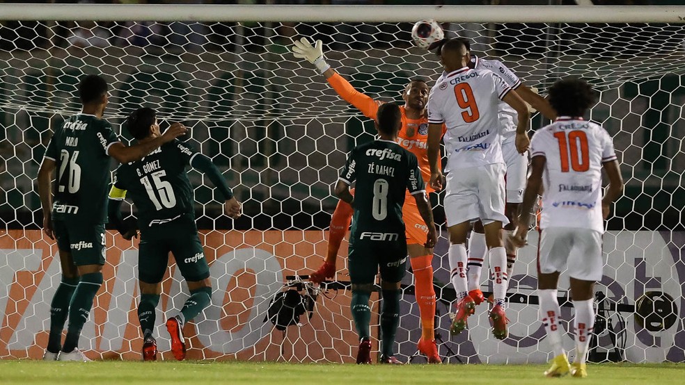 Análise: primeira vitória do ano tem Palmeiras atípico e dá força a debate sobre falta de reforços