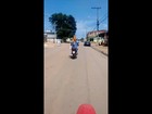 Internauta flagra cão na garupa de moto em Atibaia; assista vídeo