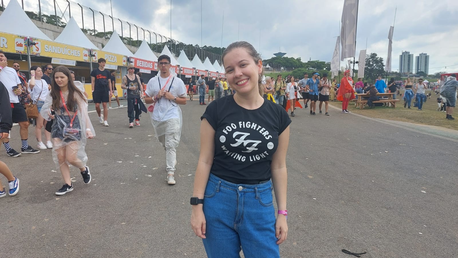 Fãs prestam homenagem ao Foo Fighters no Lollapalooza