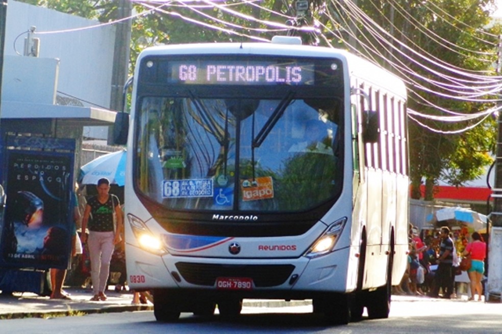 Linha 68 (Alvorada IV/Petrópolis, via Av. Bernardo Vieira) é uma das que passará por mudança neste final de semana — Foto: Josenilson Rodrigues/Busão de Natal
