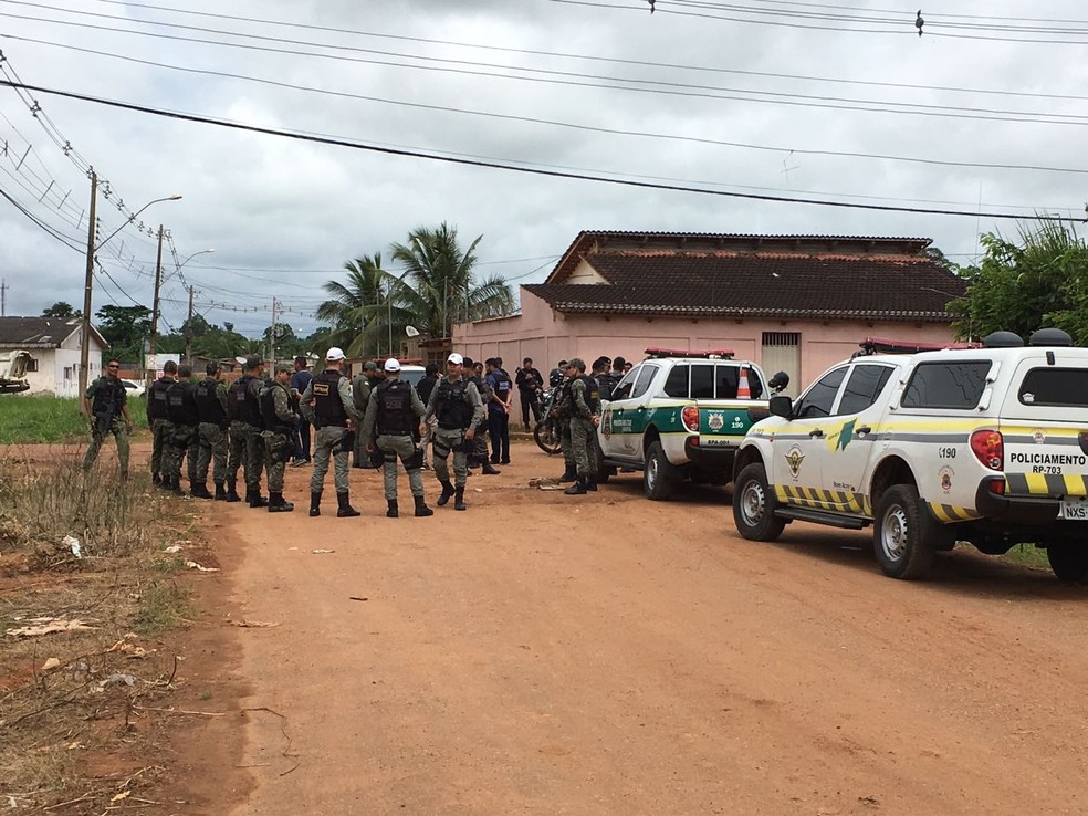 Polícia Militar ocupou bairro Mocinha Magalhães para coibir crimes  (Foto: Marcelo Pereira/Rede Amazônica Acre)