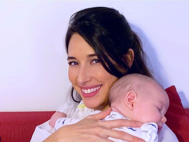 Giselle Itié com o filho, Pedro Luna (Foto: Reprodução/Instagram)