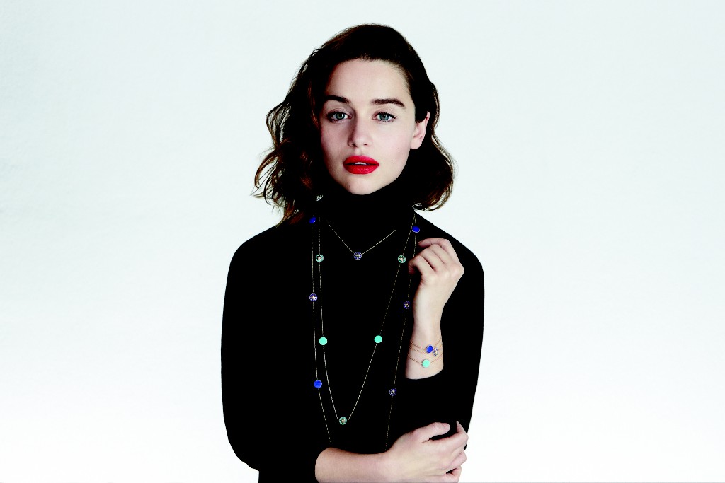 Emilia Clarke estrela nova campanha de joias da Dior (Foto: Divulgação)