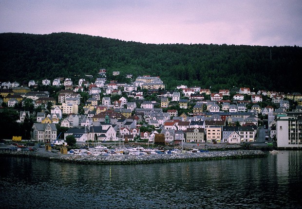 Casas da Noruega, país que está na lista de locais mais saudáveis do mundo (Foto:  Barry Lewis/Getty Images)