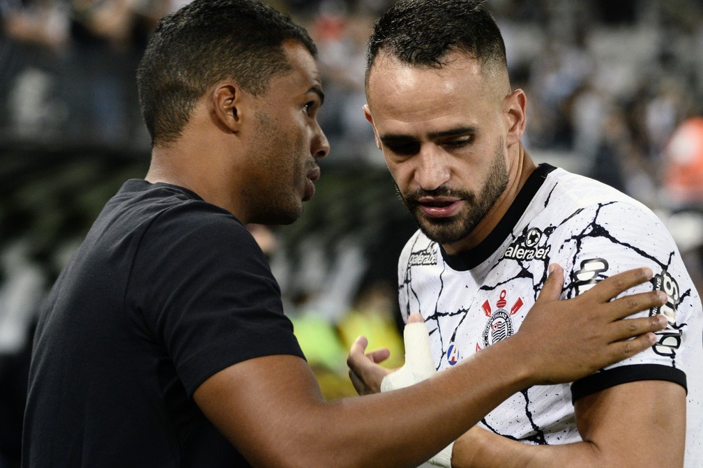 [ANÁLISE] Corinthians faz o que a Fiel pede, mas segundo tempo deixa alerta