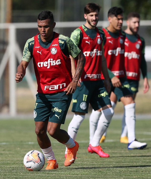 Verdão treina na Argentina; veja o time provável para o jogo contra o River
