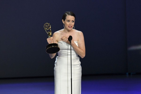 Claire Foy durante discurso do Emmy (Foto: Getty Images)