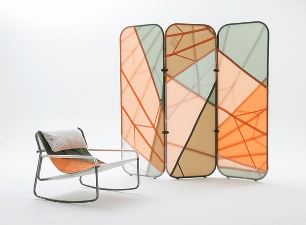 Os biombos e as cadeiras de balanço são peças únicas no conceito de design sustentável e ecológico (Foto: Reprodução/designmilk)