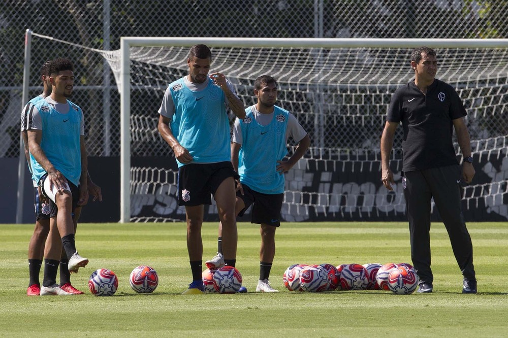 Carille fala de reforços, esquema tático e como será seu novo Corinthians