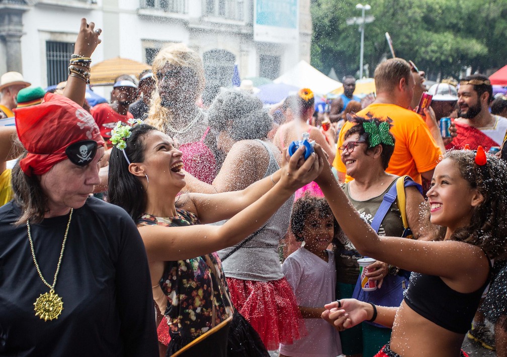 Folionas se divertem no Cordo do Boitat no domingo de carnaval em 2019 — Foto: Fernando Maia/Riotur