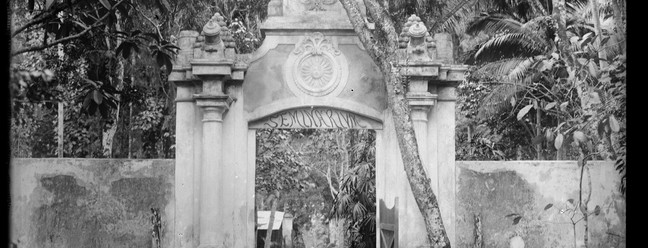 Portão da Fábrica de Pólvora no Jardim Botânico do Rio de Janeiro — Foto: Arquivo /JBRJ