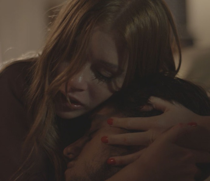 Eliza (Marina Ruy Barbosa) doará parte de seu fígado para salvar a vida de Jonatas (Felipe Simas) no último capítulo da trama das 19h (Foto: Reprodução/ TV Globo)