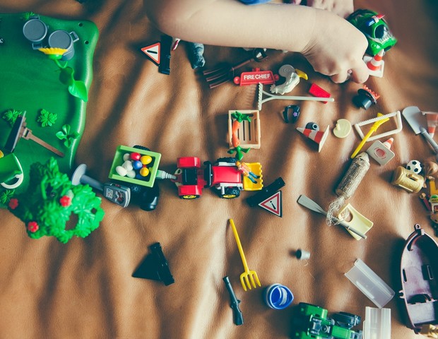 Com que frequência você compra brinquedos para o seu filho? (Foto: Pexels)