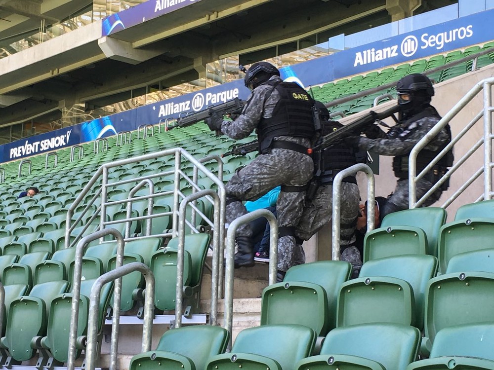  Tiros, correria e bomba: arena do Palmeiras recebe treinamento antiterrorismo