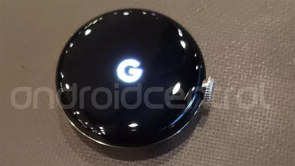 O famoso "G" do Google surge assim que o relógio é ligado — Foto: Reprodução/Android Central