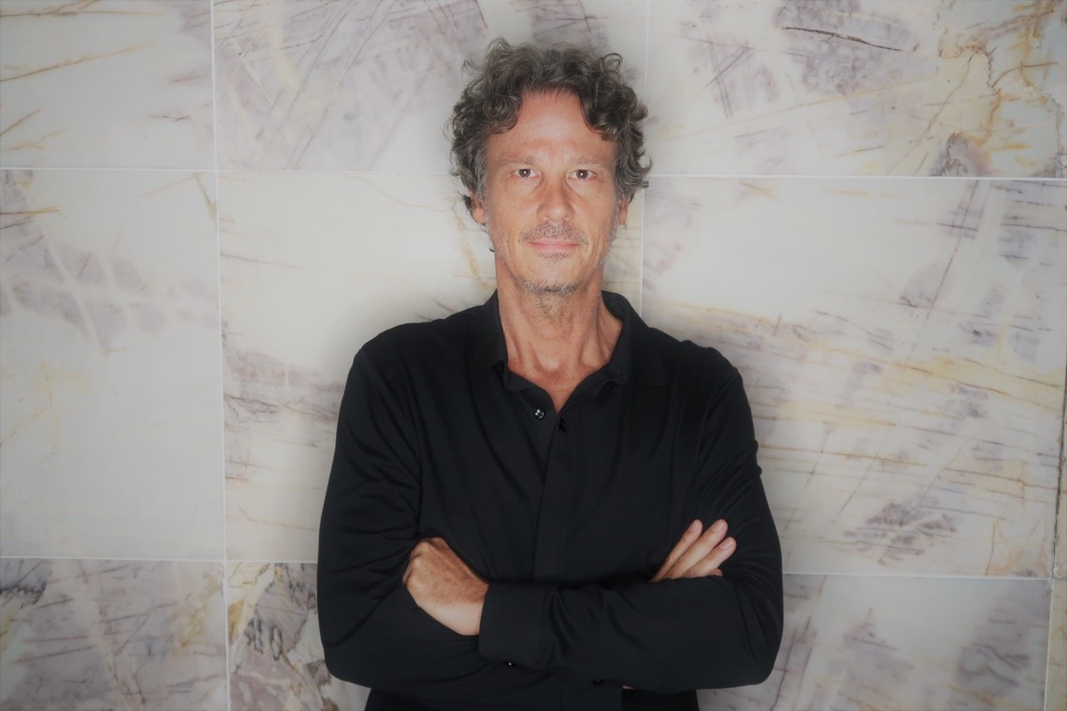 Alec Haiat, lançador revelado no Metrô que virou parceiro de Céu, lança singles inéditos a partir de maio |  Weblog do Mauro Ferreira