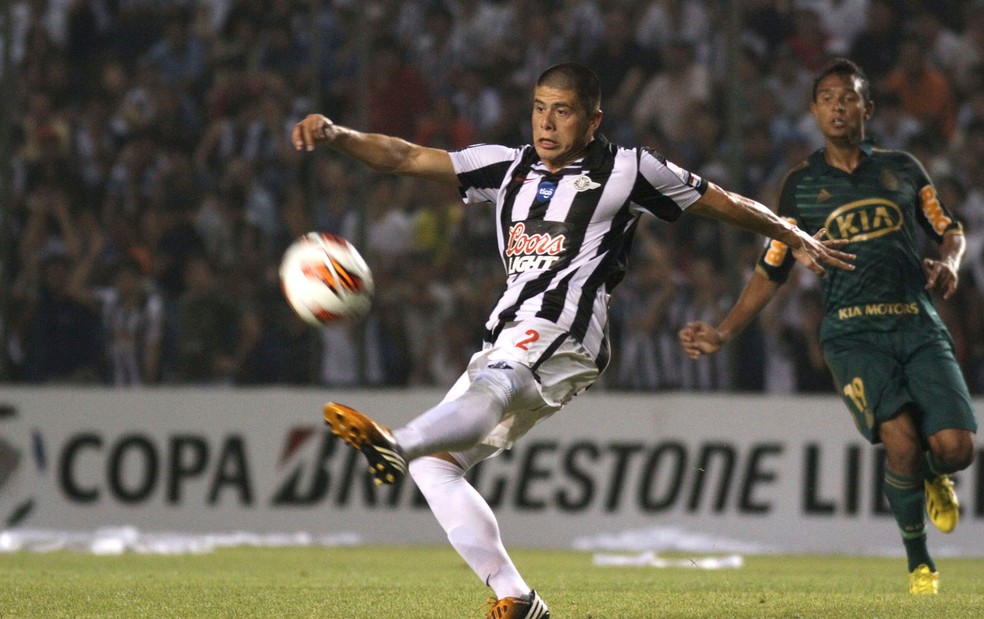 Jorge Moreira jogou por seis anos no Libertad, do Paraguai, antes de se transferir para o River Plate, onde está desde 2016 (Foto: Getty Images)