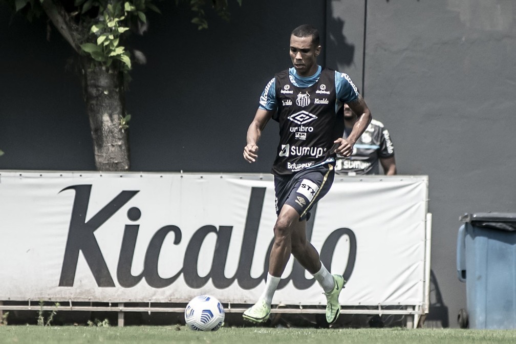 Madson em treino do Santos — Foto: Ivan Storti / Santos FC