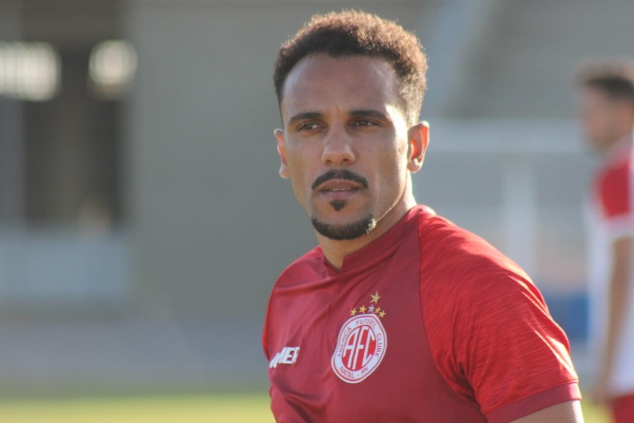 América-RN anuncia lateral-esquerdo Carlos Renato, ex-Mirassol e Botafogo-PB