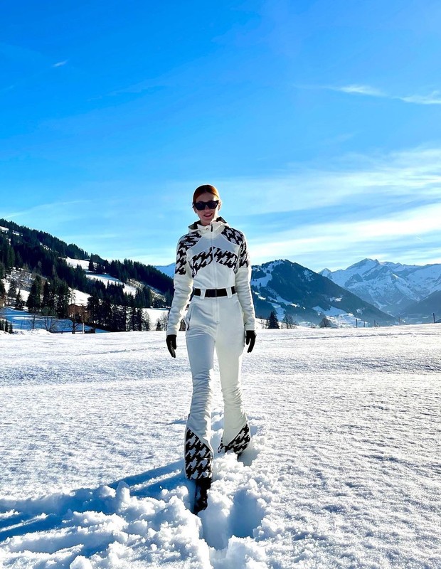 Marina Ruy Barbosa esquiando na Suíça (Foto: Reprodução/Instagram)