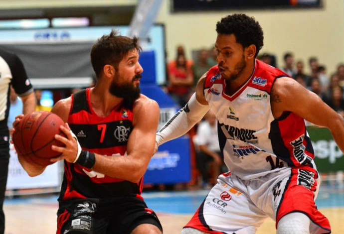 Top 5 NBB #23: Laprovittola, Felício e Larry nas melhores jogadas da semana