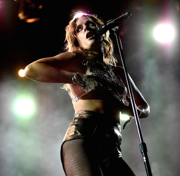 A cantora Tove Lo em show no festival de Coachella na Califórnia (Foto: Getty Images)
