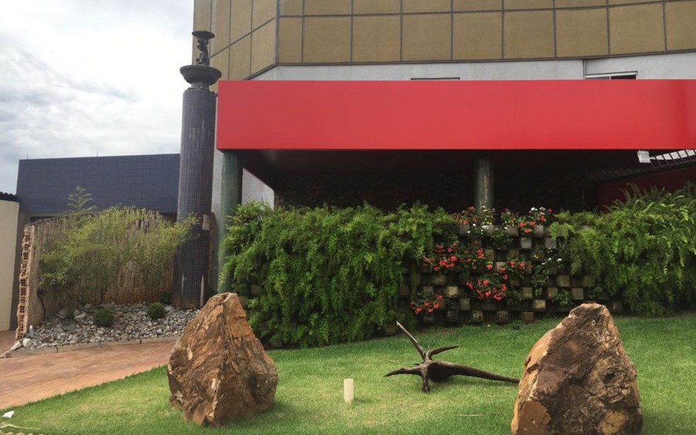 Empresário morto com caco de vidro em motel em Aparecida de Goiânia