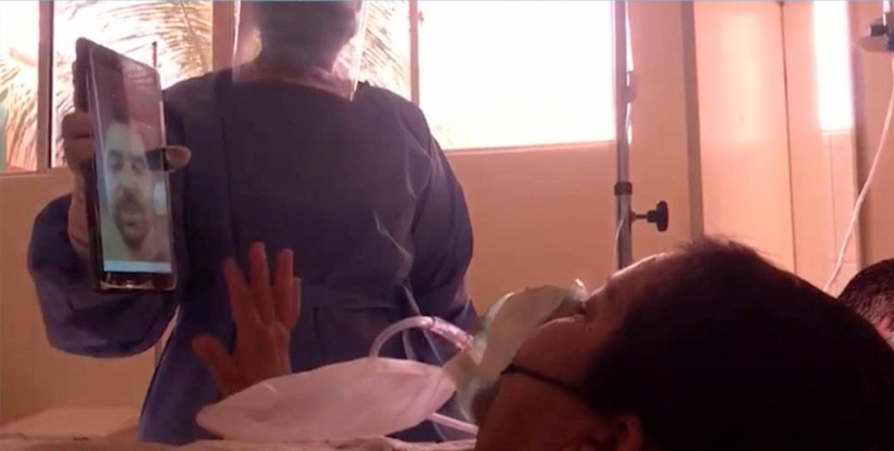 Pacientes com Covid-19 isolados em hospital do PI ganham 'visitas virtuais' com ajuda de enfermeiros  — Foto: Reprodução/TV Clube