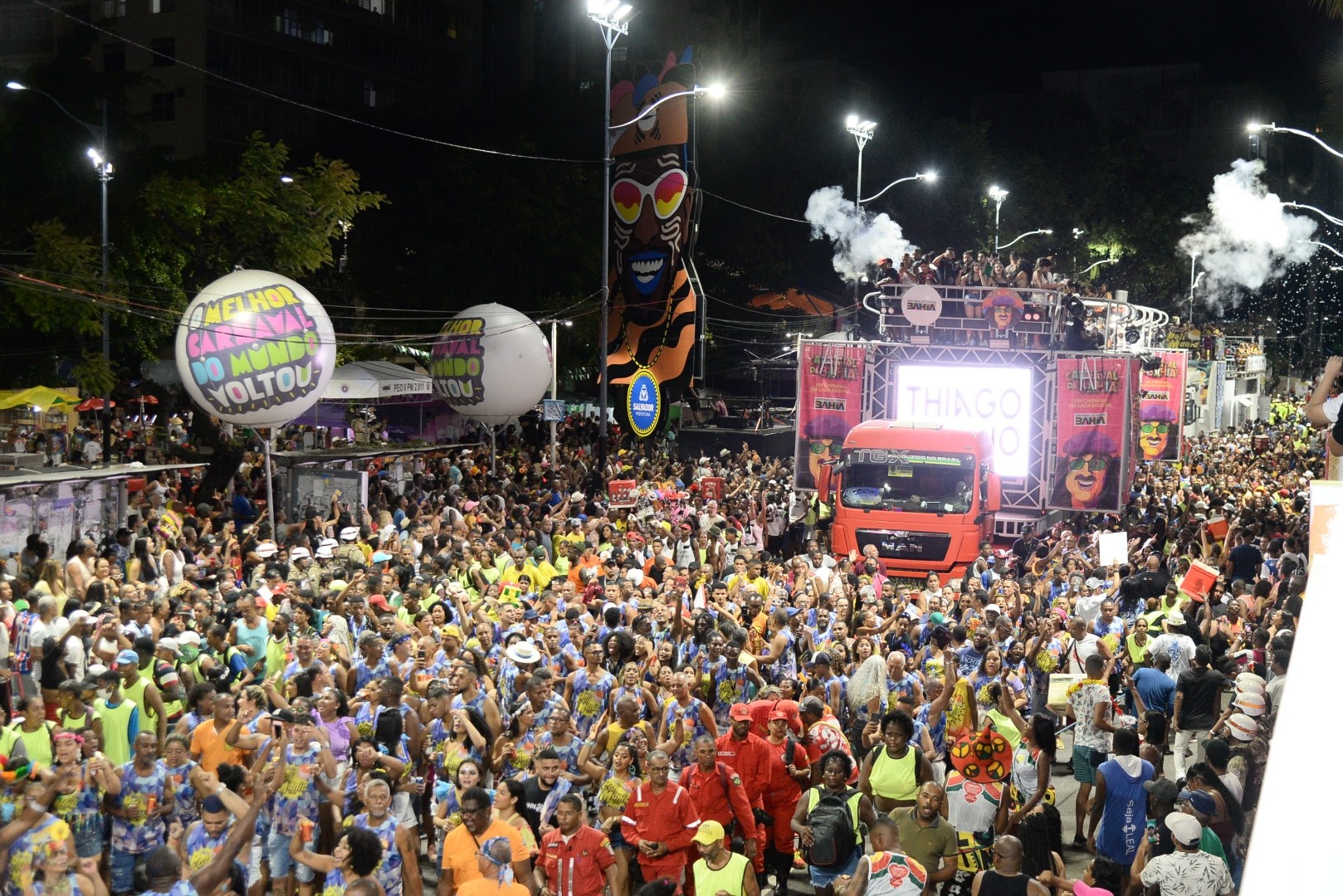 Advogada é presa em flagrante suspeita de proferir injúrias raciais contra oficial da Polícia Militar no carnaval de Salvador