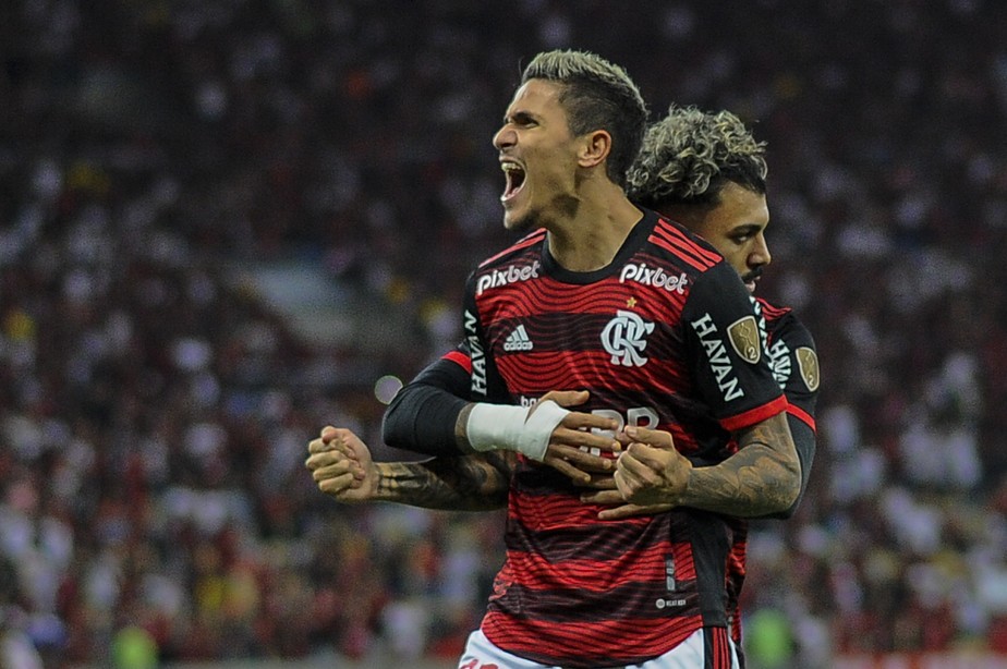 Pedro e Gabigol em partida do Flamengo na Libertadores