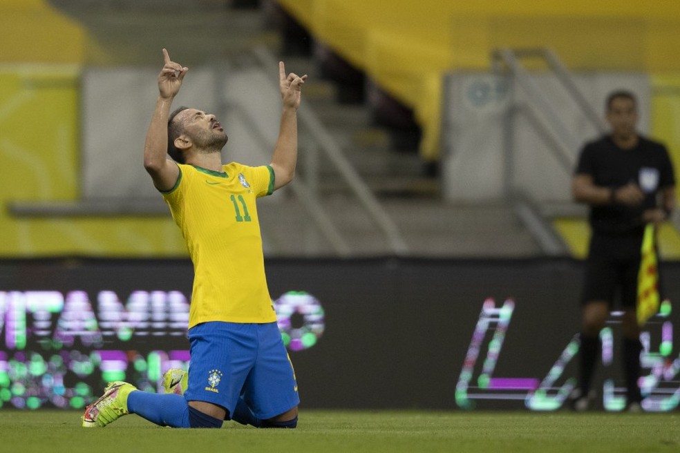 Everton Ribeiro fez gol contra o Chile e contra o Peru — Foto: Lucas Figueiredo/CBF