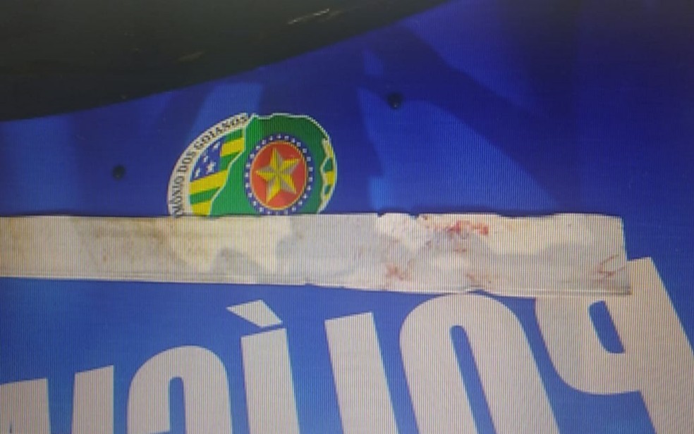 Pedaço de metal que jovem usou para atacar e matar pastora mãe do cantor Delino Marçal, em Goiânia, Goiás — Foto: Reprodução/Polícia Civil