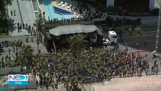 Imagem de ato esvaziado durante discurso de Bolsonaro em Recife viralizou nas redes sociais Foto: Reprodução