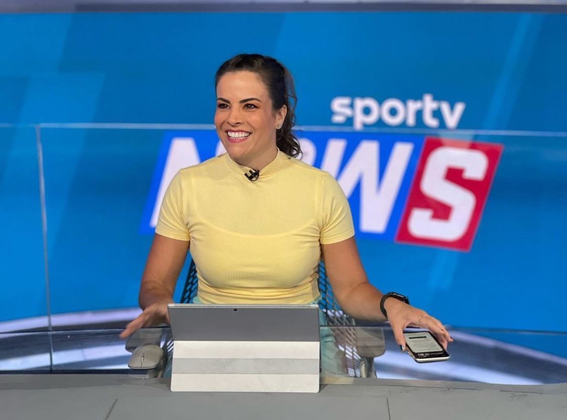 Mariana Fontes comanda o "SporTV news" na edição da manhã — Foto: Reprodução/Instagram