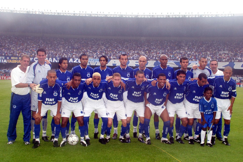 Time do Cruzeiro que conquistou 50 vitórias em 2003 — Foto: PAULO FONSECA / Estadão Conteúdo