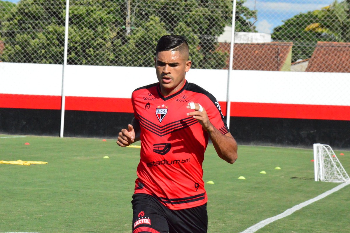 Júnior Brandão fica sem contrato e deixa o Atlético-GO ...