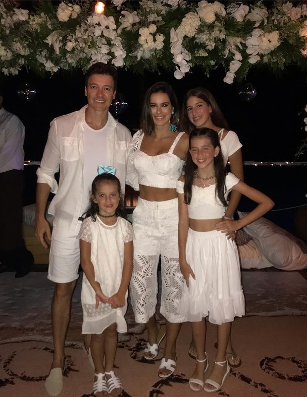 Vera Viel, Rodrigo Faro e família (Foto: Instagram/Reprodução)
