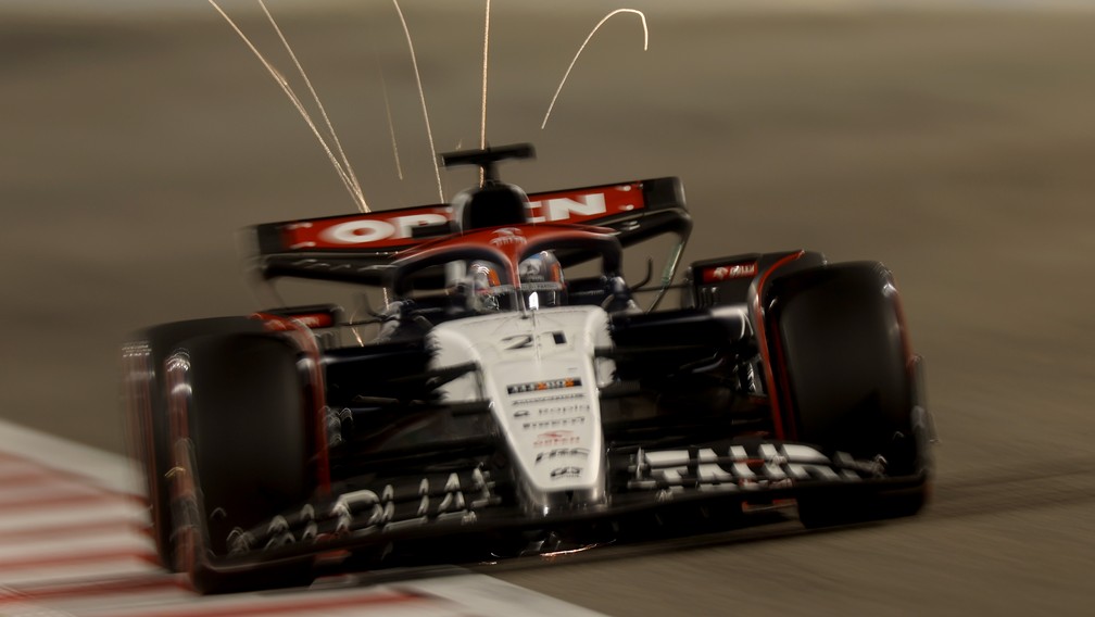 Nyck de Vries vai largar na 19ª posição com a AlphaTauri no GP do Bahrein de 2023 — Foto: Lars Baron/Getty Images