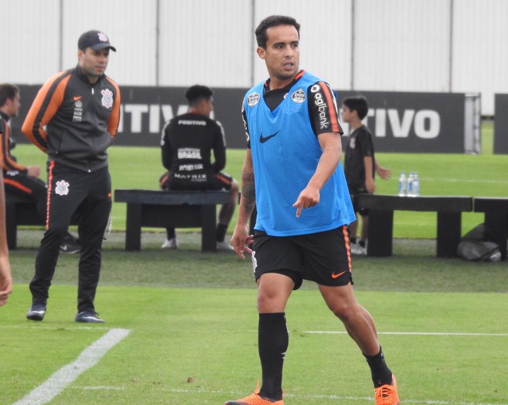 Jadson volta a treinar, e Jair Ventura saca Danilo Avelar; veja escalação