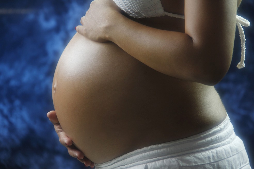 No fim da gestação, grávidas ficam mais sensíveis a ameaças que se  aproximam da barriga, diz estudo | Viva Você | G1