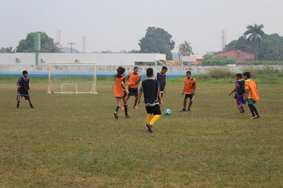 Criado há dois anos, time tem 100 atletas inscritos e pretende ampliar o projeto para formar elencos de juvenil e juniores (Foto: Júnior Freitas)