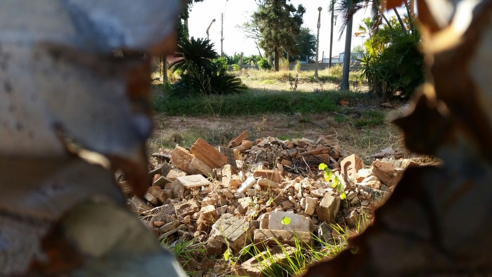 Praça Getúlio Vargas fica no Centro de Álvares Machado (Foto: Heloise Hamada/TV Fronteira)