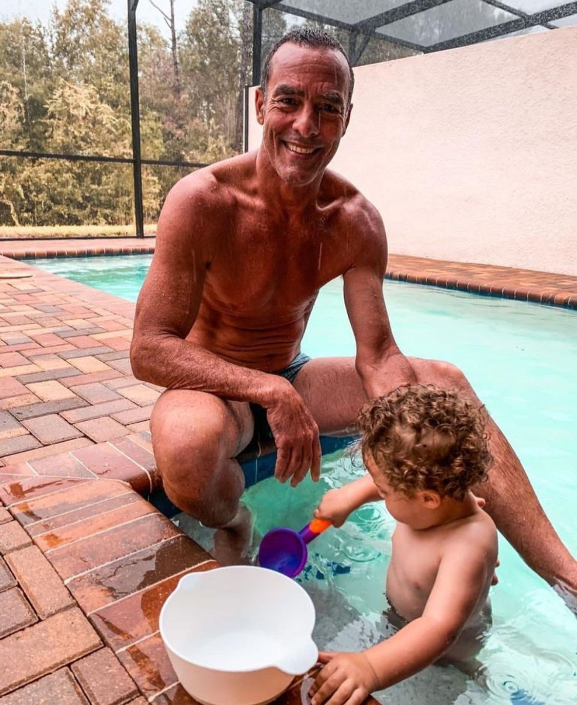 Paulo Zulu com o filho caçula — Foto: Reprodução/Instagram
