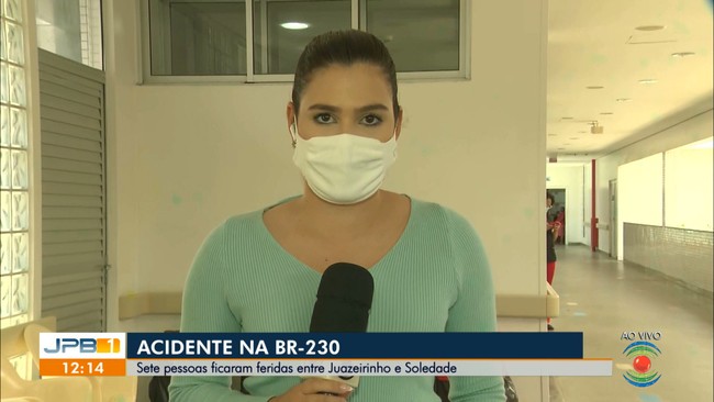 Sete pessoas ficaram feridas em acidente na BR-230