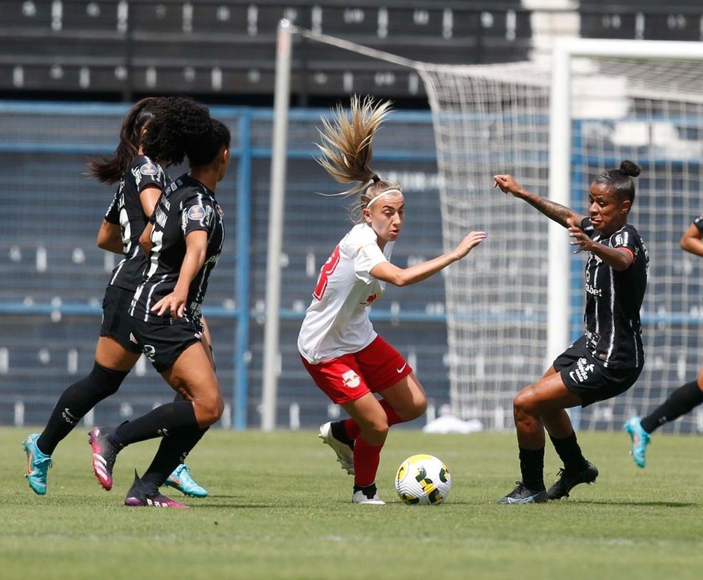 Corinthians estreia no Brasileirão Feminino com vitória de virada contra o Bragantino