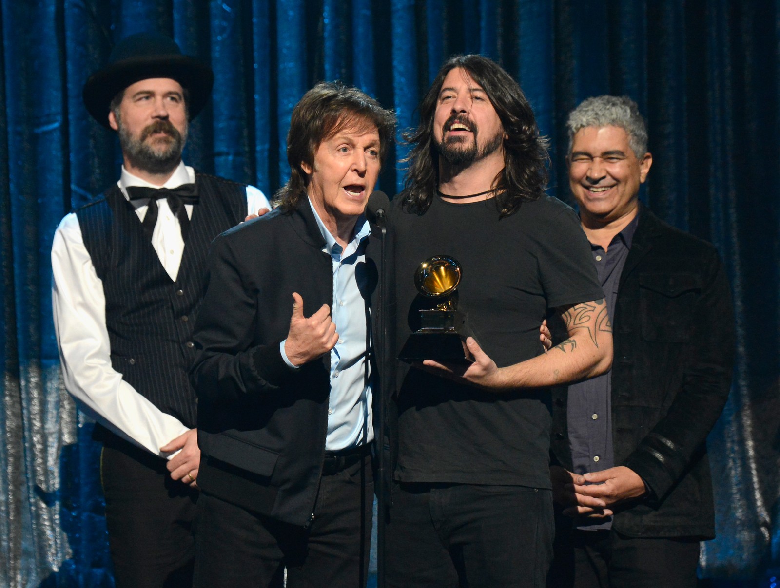 Paul McCartney e os integrantes do Nirvana — Foto: Reprodução