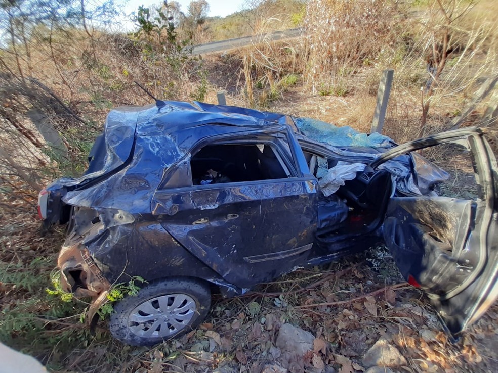 Pai morre e mãe e dois filhos ficam feridos após acidente em Floriano, no Sul do Piauí — Foto: Divulgação/PRF-PI