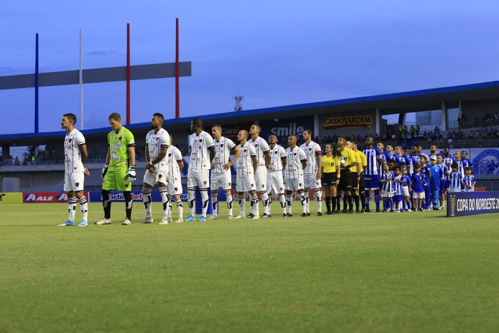 A participa��o do Botafogo-PB em competi��es organizadas pela CBF acaba tendo reflexo na tabela do Campeonato Paraibano � Foto: Ailton Cruz/Gazeta de Alagoas